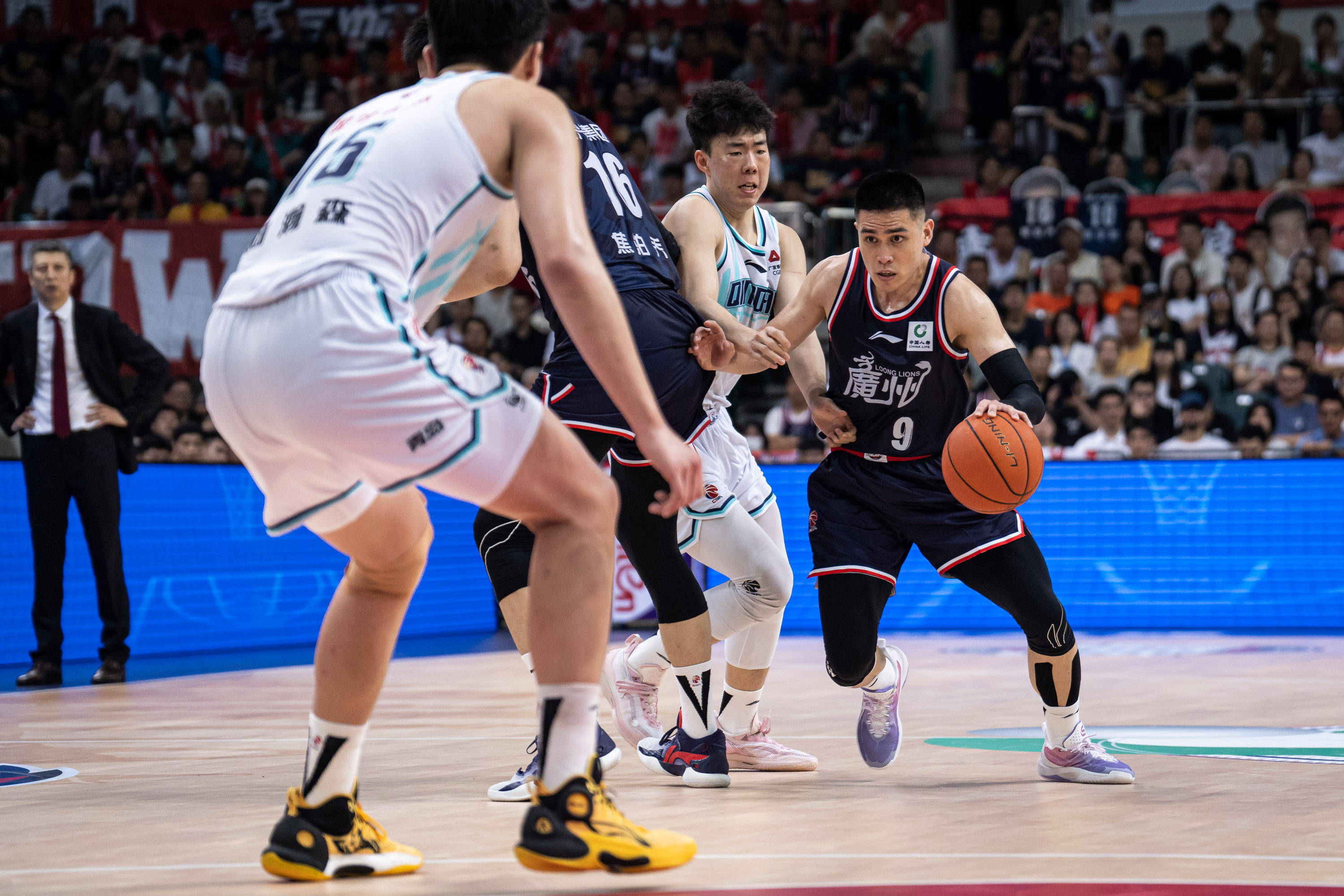 三人组在肋 三人组在肋